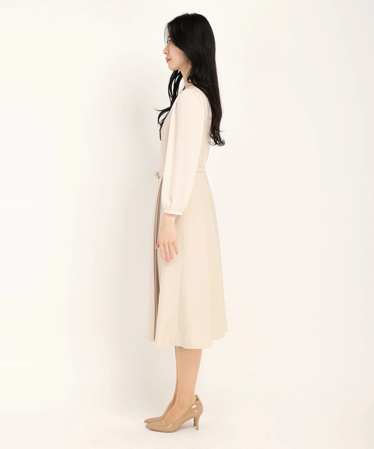 ストロベリーフィールズ プルックツイル ワンピース　プリーツ フレア ベルト付き STRAWBERRY-FIELDS（ストロベリーフィールズ）の「プルックツイル