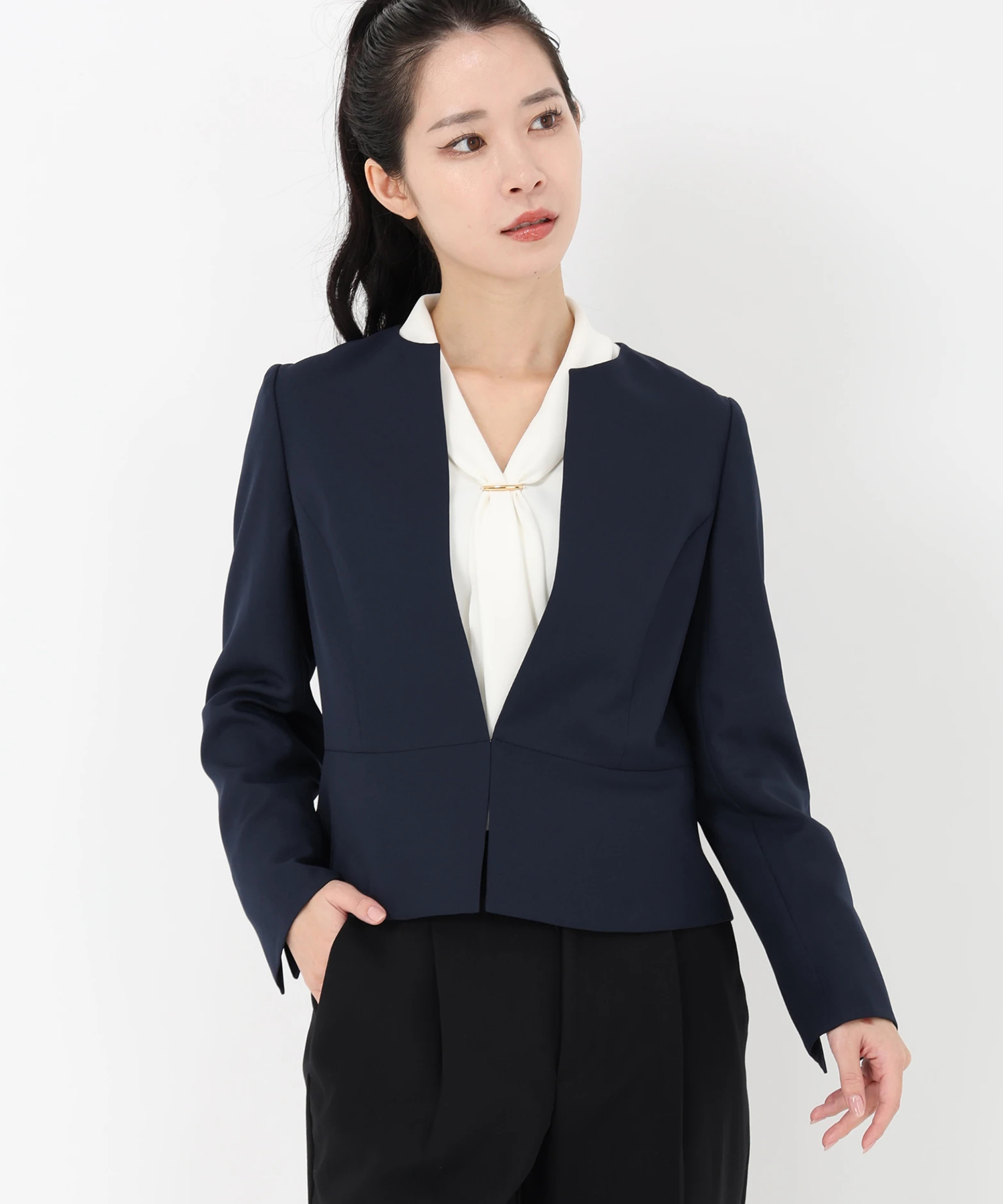 ストロベリーフィールズ ビジュー ダウンコート ノーカラー ペプラム ジャケット ストロベリーフィールズ ビジュー ダウンコート ノーカラー ペプラム