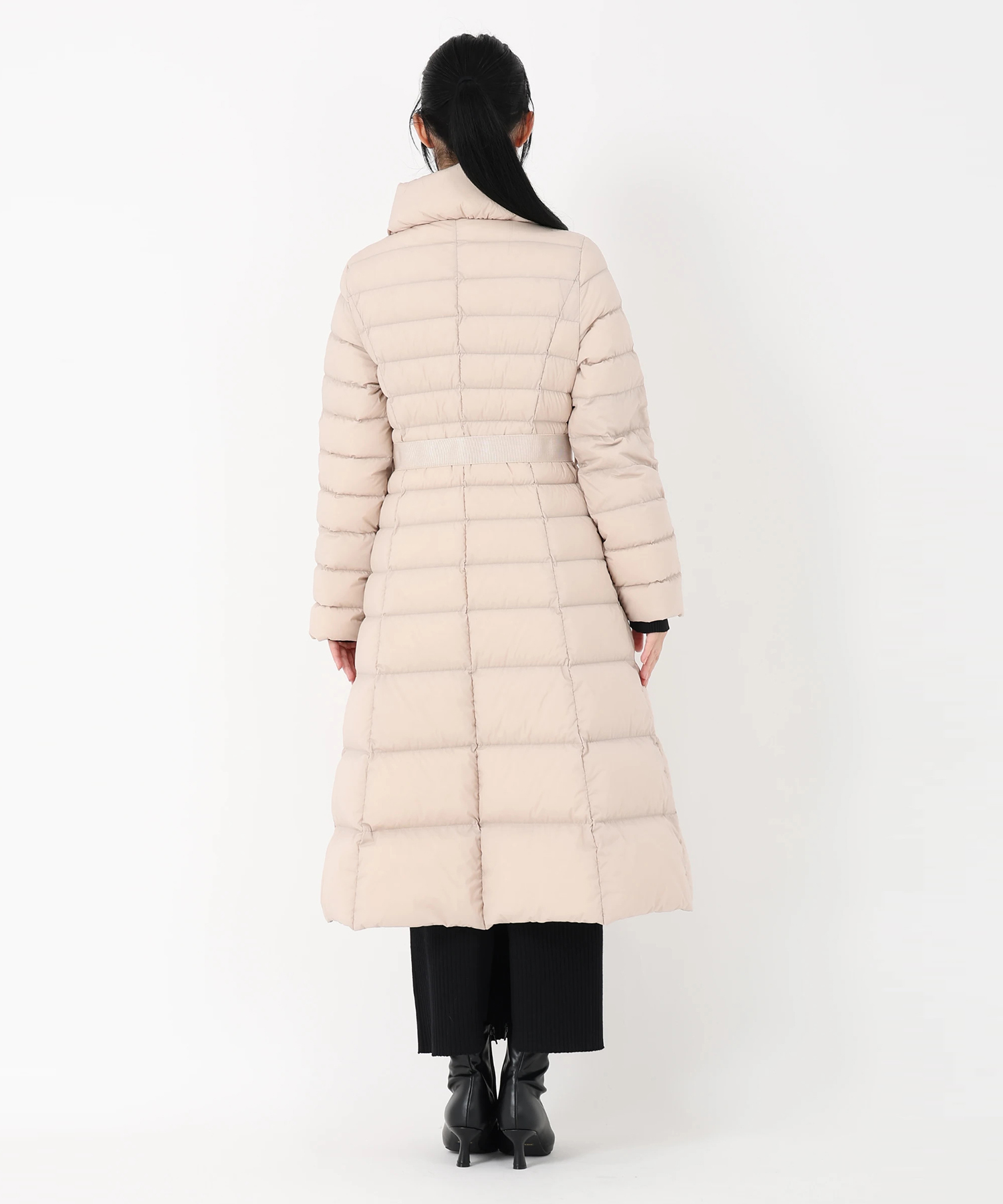 STRAWBERRY-FIELDS（ストロベリーフィールズ）｜美シルエットダウン