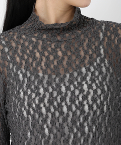 STRAWBERRY-FIELDS(ストロベリーフィールズ) |シュリンクレースハイネックプルオーバー