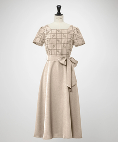 STRAWBERRY-FIELDS(ストロベリーフィールズ) |刺繍フィット＆フレアーワンピース