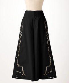 ICHIE STRAWBERRY-FIELDS(イチエ ストロベリーフィールズ) |エンブロイダリーフレアパンツ