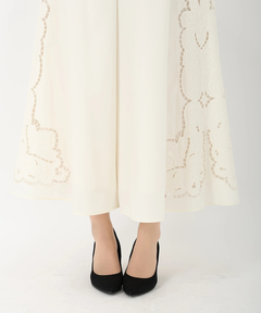 ICHIE STRAWBERRY-FIELDS(イチエ ストロベリーフィールズ) |エンブロイダリーフレアパンツ