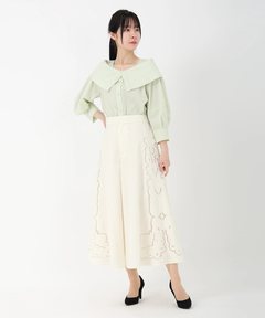 ICHIE STRAWBERRY-FIELDS(イチエ ストロベリーフィールズ) |エンブロイダリーフレアパンツ