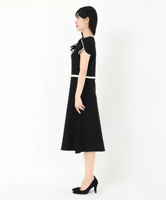 UNIVERVALMUSE(ユニバーバルミューズ) |ペタルスリーブニットワンピース