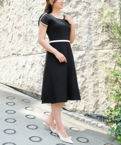 UNIVERVALMUSE(ユニバーバルミューズ) |ペタルスリーブニットワンピース