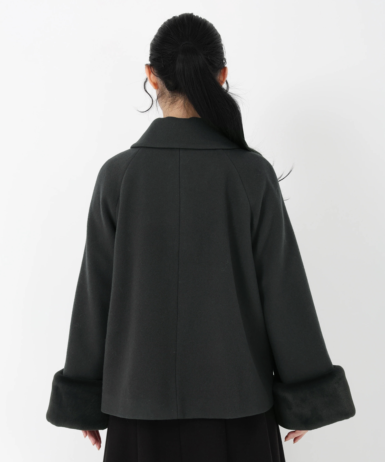 UNIVERVALMUSE（ユニバーバルミューズ）｜袖ファー取り外しコート